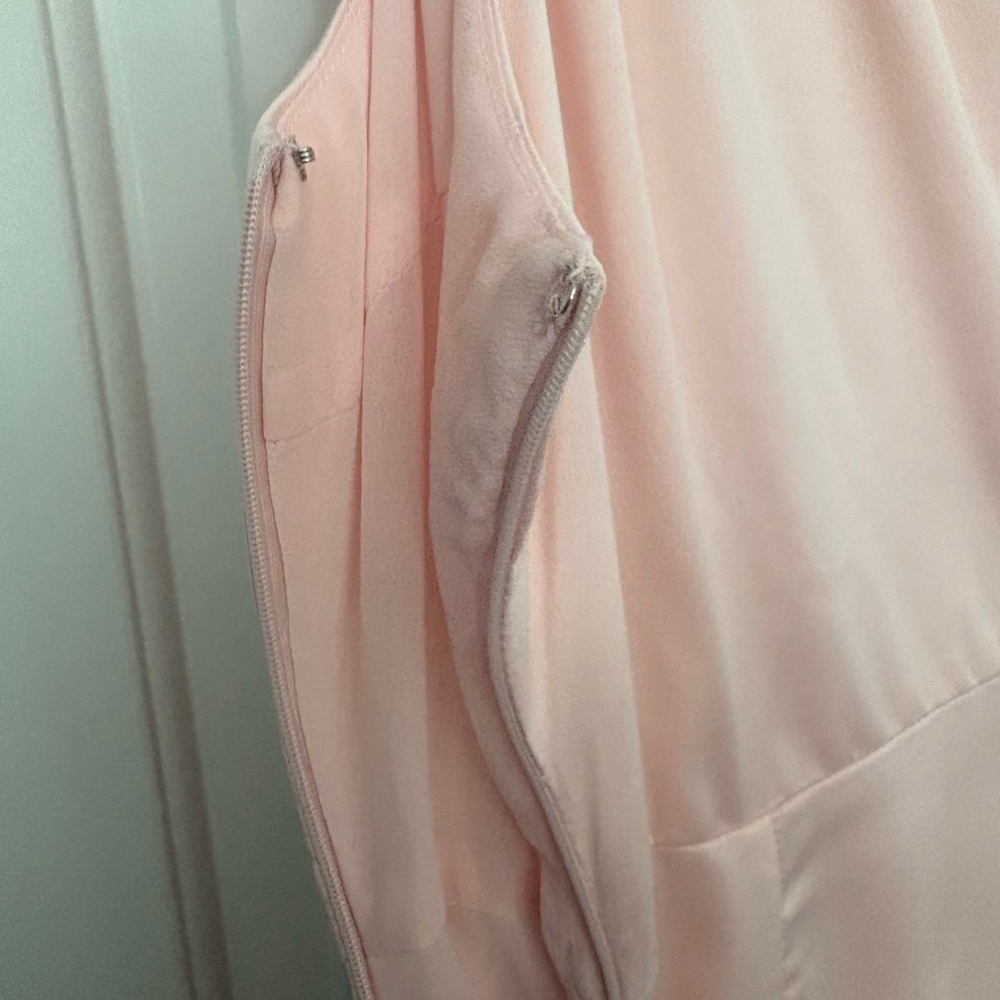 SALE!! 🔥Lulu's Blush One-Shoulder Gown, M - Picture 4 of 7
